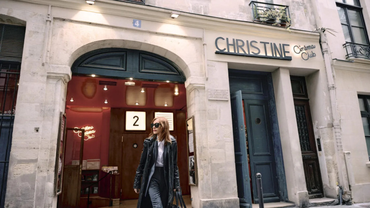 
Στο Παρίσι με την Isabelle Huppert: Oι αγαπημένες στάσεις μιας μεγάλης κυρίας του γαλλικού σινεμά