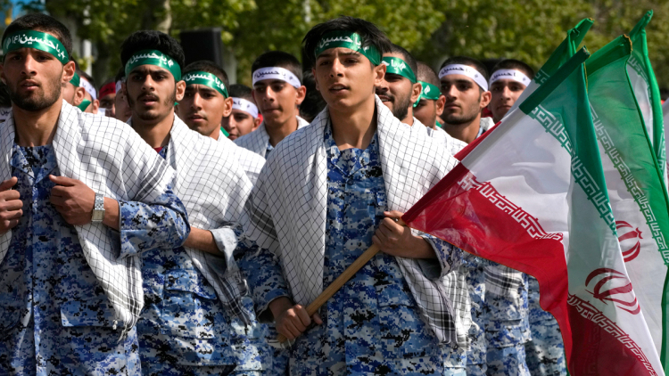 Ο ψυχολογικός πόλεμος της Μοσάντ στους Ιρανούς στρατιωτικούς: «Ξέρουμε τα πάντα, είσαι στη μαύρη λίστα» - «Δεν είμαι εχθρός, βοήθησέ με»