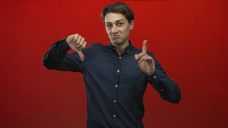 Οι Έλληνες δεν έχουν καλή γνώμη για την ηθική των… άλλων – Τι πιστεύουν για απιστία, αμβλώσεις και ομοφυλοφιλία
