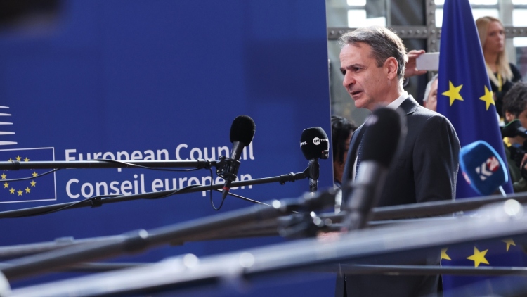 Μητσοτάκης από Σύνοδο Κορυφής: Η Ευρώπη να προστατεύσει καταναλωτές και επιχειρήσεις, δεν θα ανεχθούμε επανάληψη της μεταναστευτικής κρίσης του 2015