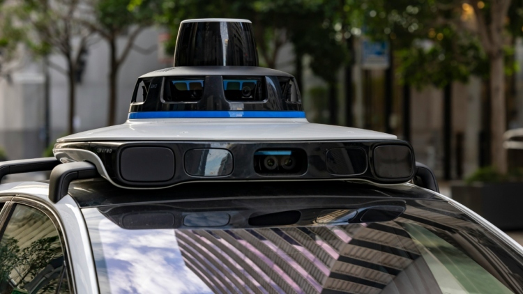 Η Uber επενδύει 1,25 δισ. δολάρια για να ρίξει στους δρόμους 50.000 ρομποταξί στο άμεσο μέλλον