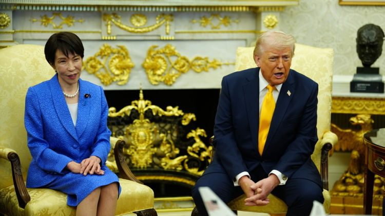 Ο Τραμπ αστειεύτηκε για το Περλ Χάρμπορ... μπροστά στην πρωθυπουργό της Ιαπωνίας, δείτε βίντεο
