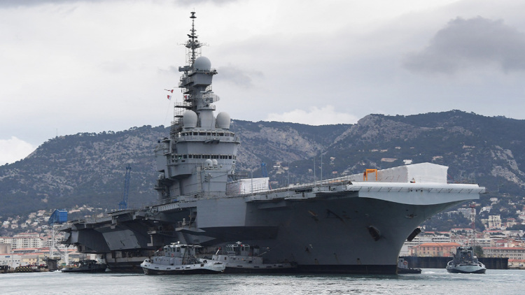 Γκάφα Γάλλου αξιωματικού αποκάλυψε τη θέση του αεροπλανοφόρου «Σαρλ ντε Γκολ» στη Μεσόγειο