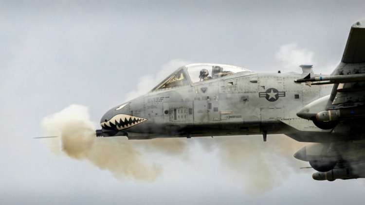 WSJ: Αμερικανικά πολεμικά αεροσκάφη ξεκινούν τη μάχη για την απελευθέρωση των Στενών του Ορμούζ