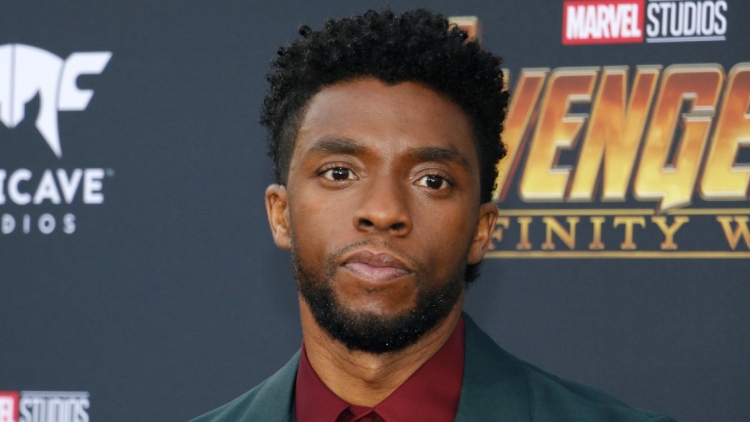 Η χήρα του Τσάντγουικ Μπόουζμαν περιέγραψε τη στιγμή που της έκανε πρόταση γάμου, ενώ έδινε μάχη με τον καρκίνο