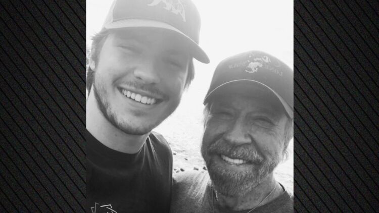 Συντετριμμένος ο γιος του Τσακ Νόρις: Είμαι τόσο περήφανος που είμαι παιδί σου