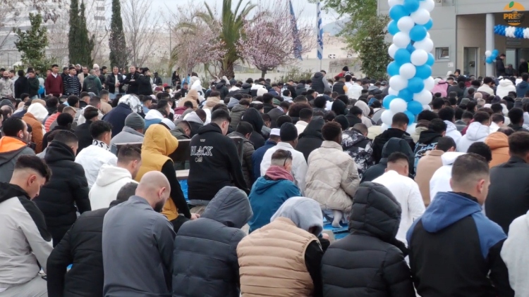 Οι μουσουλμάνοι της Αθήνας γιόρτασαν το τέλος του Ραμαζανιού, δείτε βίντεο