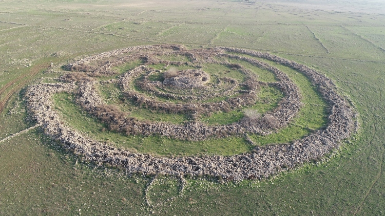 Μυστήριο με το ισραηλινό Στόουνχεντζ: Έρευνα αποκαλύπτει δεκάδες παρόμοιες δομές στην περιοχή