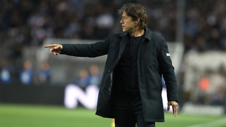 Αποφασίζει η Σεβίλλη για το μέλλον του Αλμέιδα