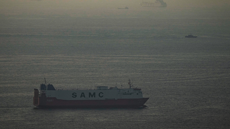 Έκρηξη κοντά σε φορτηγό πλοίο στα ανοικτά των ΗΑΕ