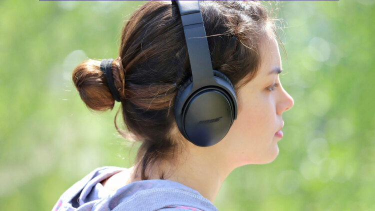 Πώς η καθημερινή χρήση ακουστικών επηρεάζει την ακοή μας