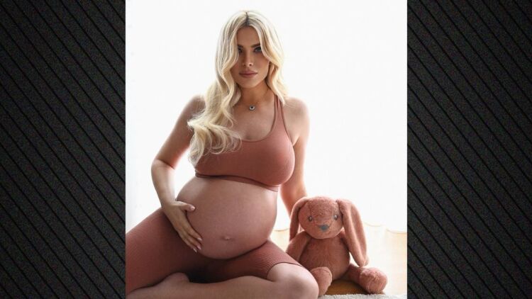 Η Κατερίνα Καινούργιου ποζάρει στον ένατο μήνα της εγκυμοσύνης της: Το να σε μεγαλώνω μέσα μου ήταν το πιο όμορφο ταξίδι της ζωής μου