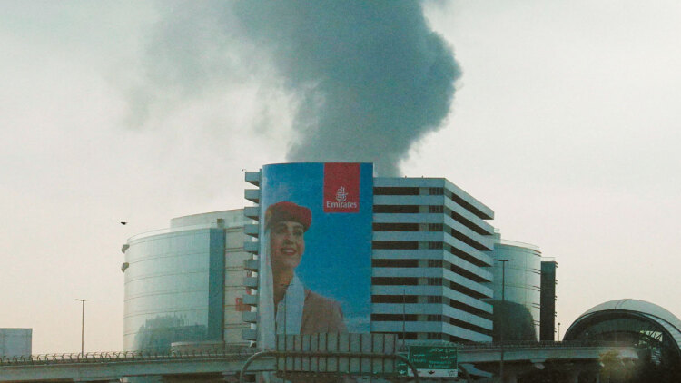 Στις φλόγες η Μέση Ανατολή: Πώς έσπασε το χρυσό κλουβί του Κόλπου
