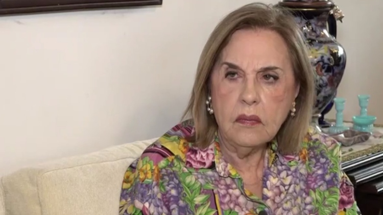 Λόλα Νταϊφά: Γνωστή παρουσιάστρια είδε το βραχιόλι της να βγαίνει σε δημοπρασία στην εκπομπή του Τσαγκαράκη