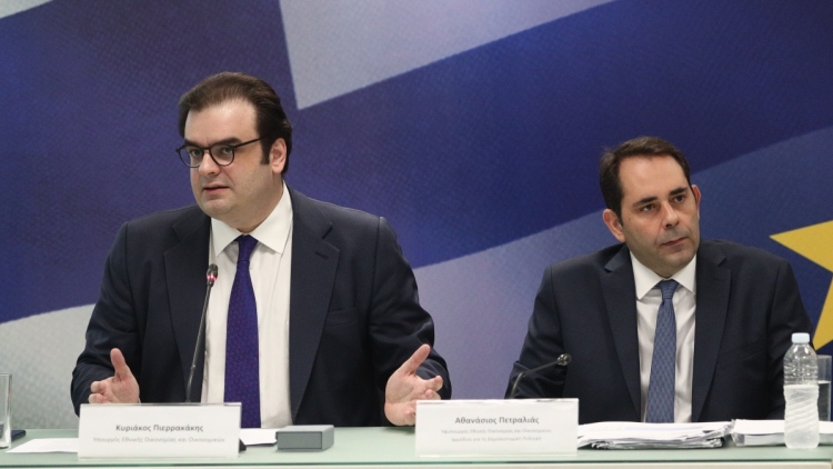 Δείτε πίνακες και παραδείγματα με τα μέτρα για fuel pass, diesel κίνησης και ακτοπλοϊκά εισιτήρια