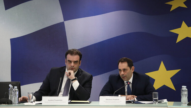 Δείτε πίνακες και παραδείγματα με τα μέτρα για fuel pass, diesel κίνησης και ακτοπλοϊκά εισιτήρια