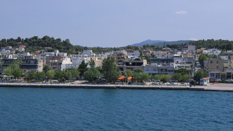 3 διαμερίσματα προς πώληση στον Ωρωπό