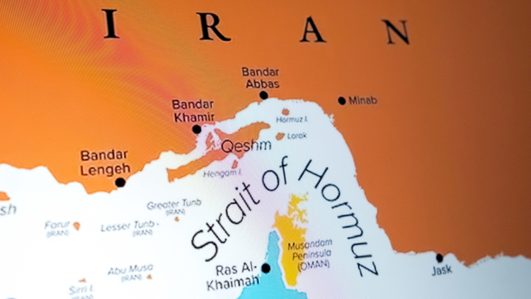 Στενό του Ορμούζ: Αυξάνονται οι διελεύσεις πλοίων, αλλά παραμένουν πολύ κάτω από τον μέσο όρο