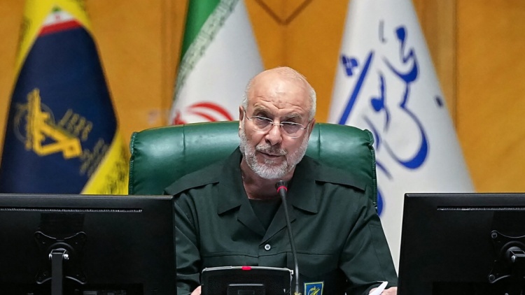 Politico: Ο Τραμπ εξετάζει τον Γκαλιμπάφ ως πιθανό διαπραγματευτή και μελλοντικό ηγέτη του Ιράν 