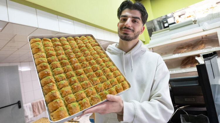 Η πόλη της Τουρκίας που χτίστηκε στον «πράσινο χρυσό» και ο μπακλαβάς είναι ο βασιλιάς των γλυκών