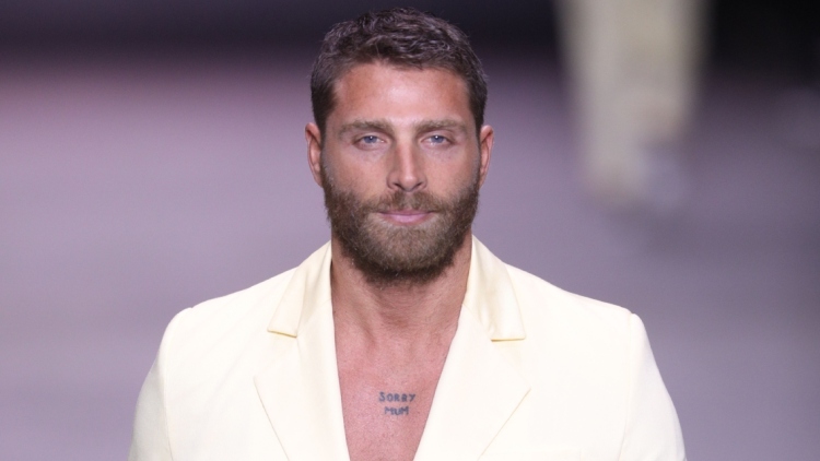 Ο εντολέας μου διαπομπεύεται χωρίς να έχει κληθεί ή συλληφθεί, λέει ο δικηγόρος του Γιώργου Μανίκα, για την υπόθεση της απάτης στον ΕΦΚΑ