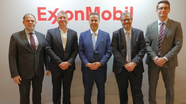 Συνάντηση Παπασταύρου με ExxonMobil: Σε τροχιά υλοποίησης η γεώτρηση στο Ιόνιο το 2027