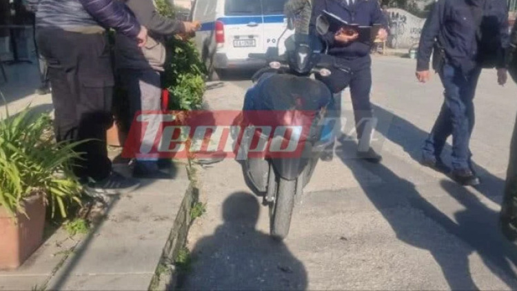 Απίστευτο τροχαίο στην Πάτρα, αυτοκίνητο παρέσυρε 50χρονη πεζή που εκσφενδονίστηκε σε μηχανάκι και κατέληξε σε γλάστρες 