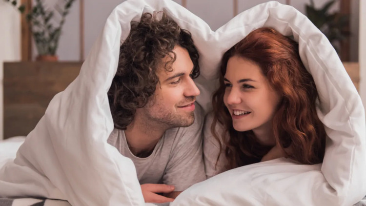 Πόσο συχνά πρέπει να κάνουν σεξ τα ζευγάρια – Υπάρχει «σωστή» απάντηση;
