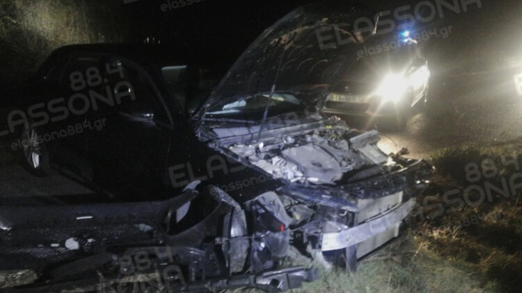 Ένας νεκρός σε τροχαίο στην Ελασσόνα, η Πυροσβεστική απεγκλώβισε δύο τραυματίες