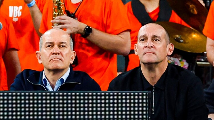 Η ΚΑΕ Ολυμπιακός καταγγέλει επίθεση οπαδών της Βαλένθια στον Γιώργο και τον Παναγιώτη Αγγελόπουλο