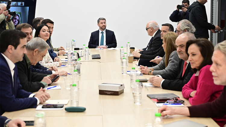 Ξεκίνησε η μάχη προς το Συνέδριο του ΠΑΣΟΚ: Οι ενστάσεις κορυφαίων στελεχών για αιφνιδιασμούς της τελευταίας στιγμής και η αναδίπλωση απέναντι στο ψήφισμα Δούκα