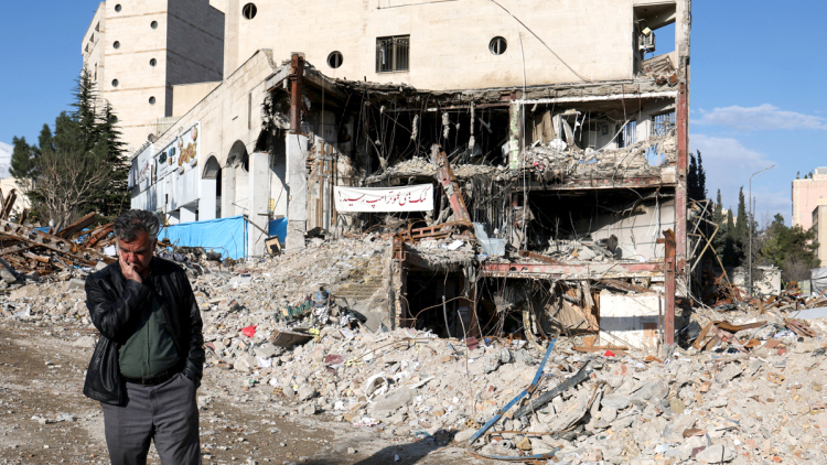 «Διαπραγματεύεστε με τον εαυτό σας», λέει ο στρατός της Τεχεράνης στον Τραμπ, νέο κύμα επιθέσεων κατά του Ισραήλ