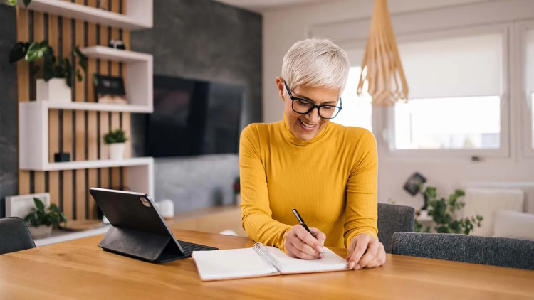 Μετά τα 40 ο εγκέφαλος αλλάζει – 5 μυστικά για δυνατή μνήμη
