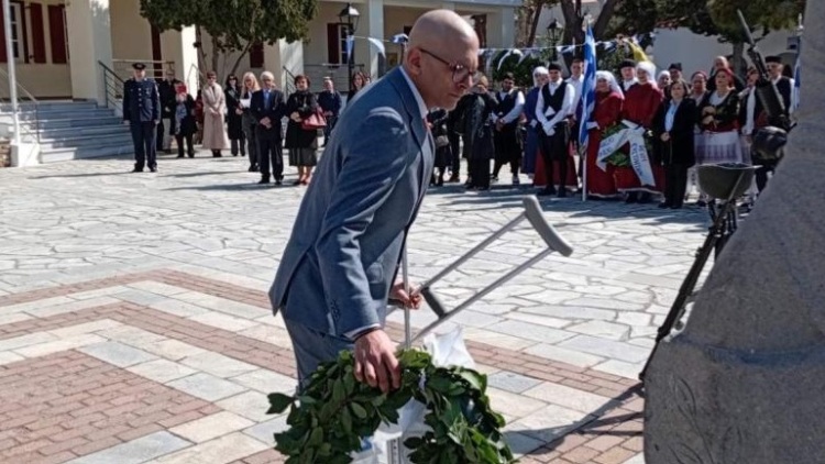 Στην παρέλαση της 25ης Μαρτίου η πρώτη δημόσια εμφάνιση για τον δήμαρχο Αγίου Ευστρατίου μετά το χειρουργείο για αφαίρεση όγκου