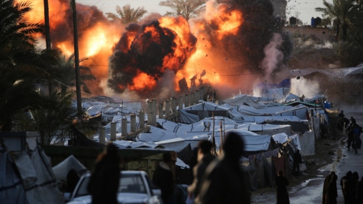 Ένας νεκρός σε ισραηλινό πλήγμα σε καταυλισμό εκτοπισμένων στη Γάζα, δείτε βίντεο 