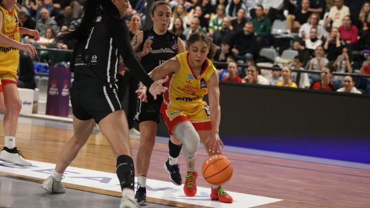 Στον τελικό του Κυπέλλου μπάσκετ γυναικών ο Αθηναϊκός, 94-72 τον Παναθλητικό 