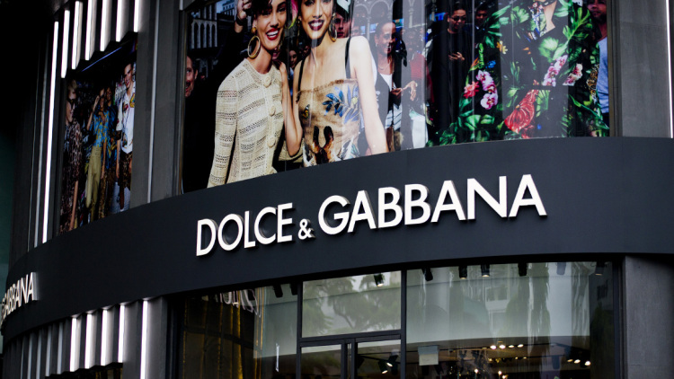 Dolce & Gabbana: Η αυτοκρατορία που αρνείται να πουληθεί – Το θρίλερ των $450 εκατ.
