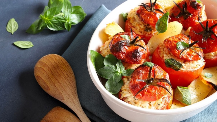 Τα γεμιστά της νηστείας: Τρεις αγαπημένες εκδοχές για το κυριακάτικο τραπέζι