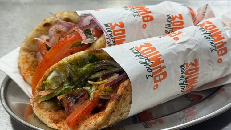 Σουβλάκια ο Θύμιος: Για περιποιημένα τυλιχτά με νόστιμες σάλτσες και αφράτους κεφτέδες