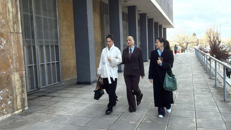 Για πρώτη φορά θα παίξει σήμερα στο δικαστήριο το βίντεο του revenge porn σε βάρος της Τούνη: «Είμαι εδώ για τις γυναίκες που τερμάτισαν τη ζωή τους»