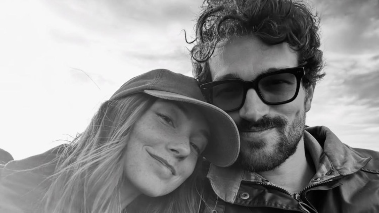 Paul Anthony Kelly: Αυτή είναι η σύζυγος του πρωταγωνιστή του Love Story
