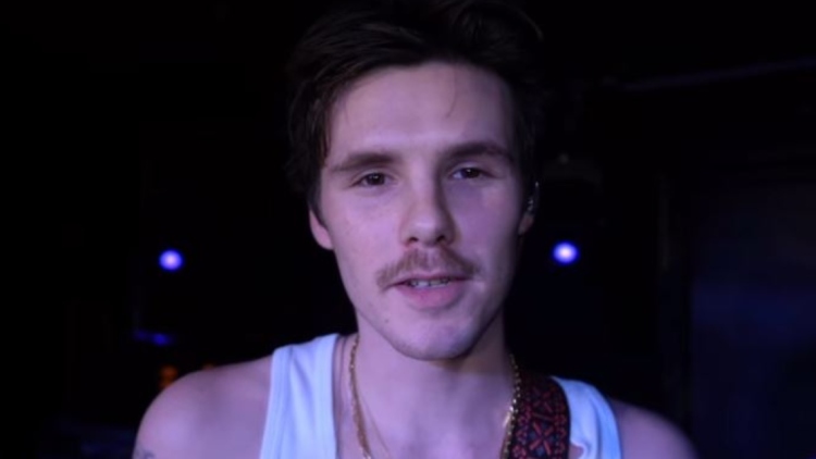 Ο Κρουζ Μπέκαμ ανακοίνωσε περιοδεία με την μπάντα του στις ΗΠΑ και τον Καναδά 
