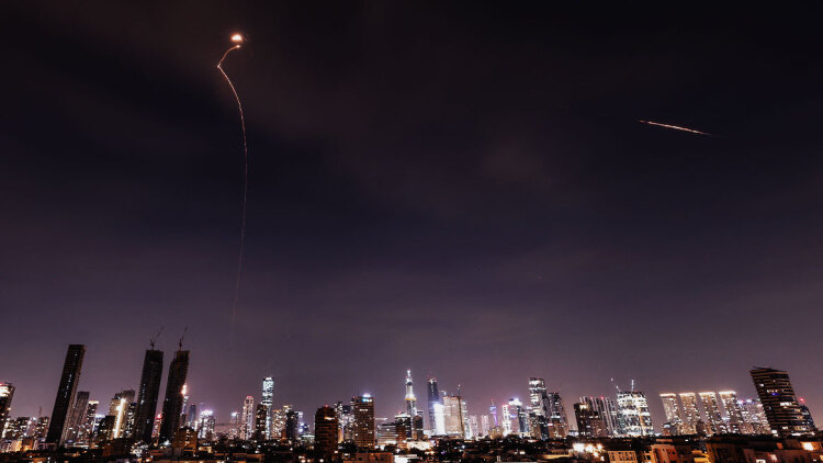 Δεύτερο χτύπημα των Χούθι κατά του Ισραήλ - Οι ΑΣΠΙΔΕΣ προειδοποιούν για πλήγματα σε εμπορικά πλοία στην Ερυθρά Θάλασσα