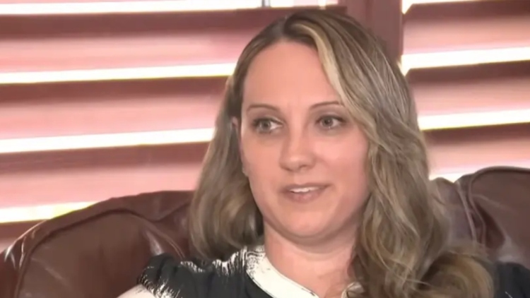 Γυναίκα στη Φλόριντα πήρε αποζημίωση 14 εκατ. δολάρίων αφού έφαγε παγωτό που περιείχε μεταλλικά καρφιά και έμεινε ανίκανη να αποκτήσει παιδιά