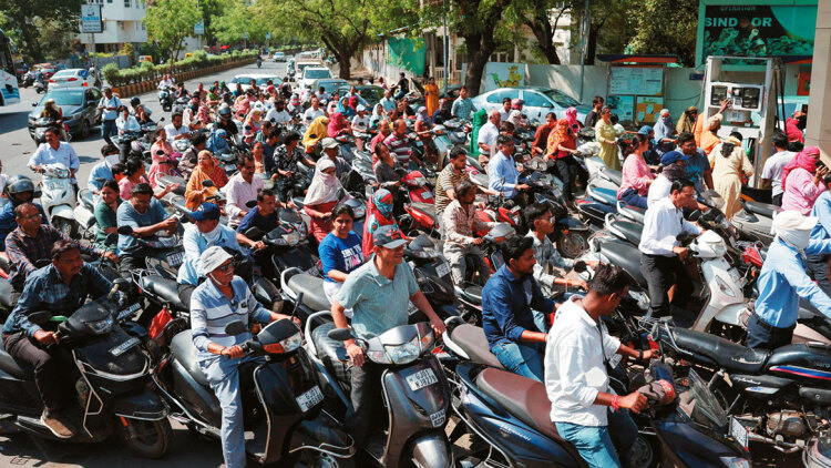 Συναγερμός για ενέργεια, επιτόκια, τρόφιμα και «εφιάλτες» αναλυτών για πετρέλαιο στα 200 δολάρια το βαρέλι