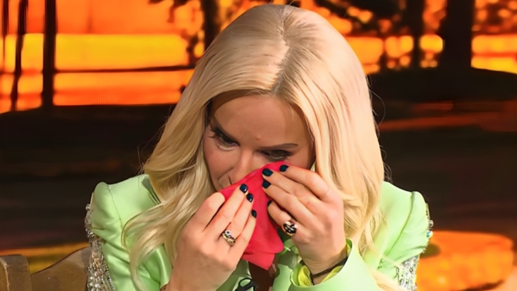 Τα κλάματα της Μαρίας Μπεκατώρου για τον πατέρα της: Χάρηκα που πριν φύγει από τη ζωή με είδε επιτυχημένη