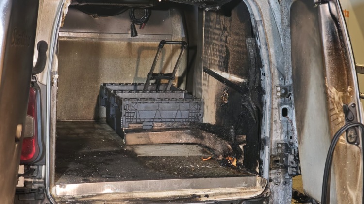 Μπαράζ εμπρηστικών επιθέσεων μέσα σε μισή ώρα σε Πατήσια, Ζωγράφου και Πολύγωνο: Έκαψαν 2 ΑΤΜ και ένα όχημα