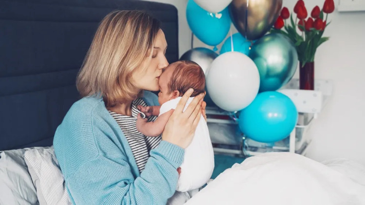 Τοκετός στο σπίτι ή στο μαιευτήριο; Τι δείχνει μελέτη σε 350.000 γεννήσεις για τους κινδύνους
