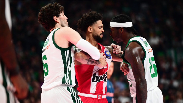 Παναθηναϊκός - Ολυμπιακός 44-60 (ημίχρονο): Επεισοδιακό ντέρμπι με αποβολές Νάν, Ντόρσεϊ και ερυθρόλευκο προβάδισμα, live 