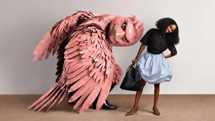 Η Prada παρουσιάζει το δεύτερο act της καμπάνιας Άνοιξη 2026 με τον Jordan Wolfson
